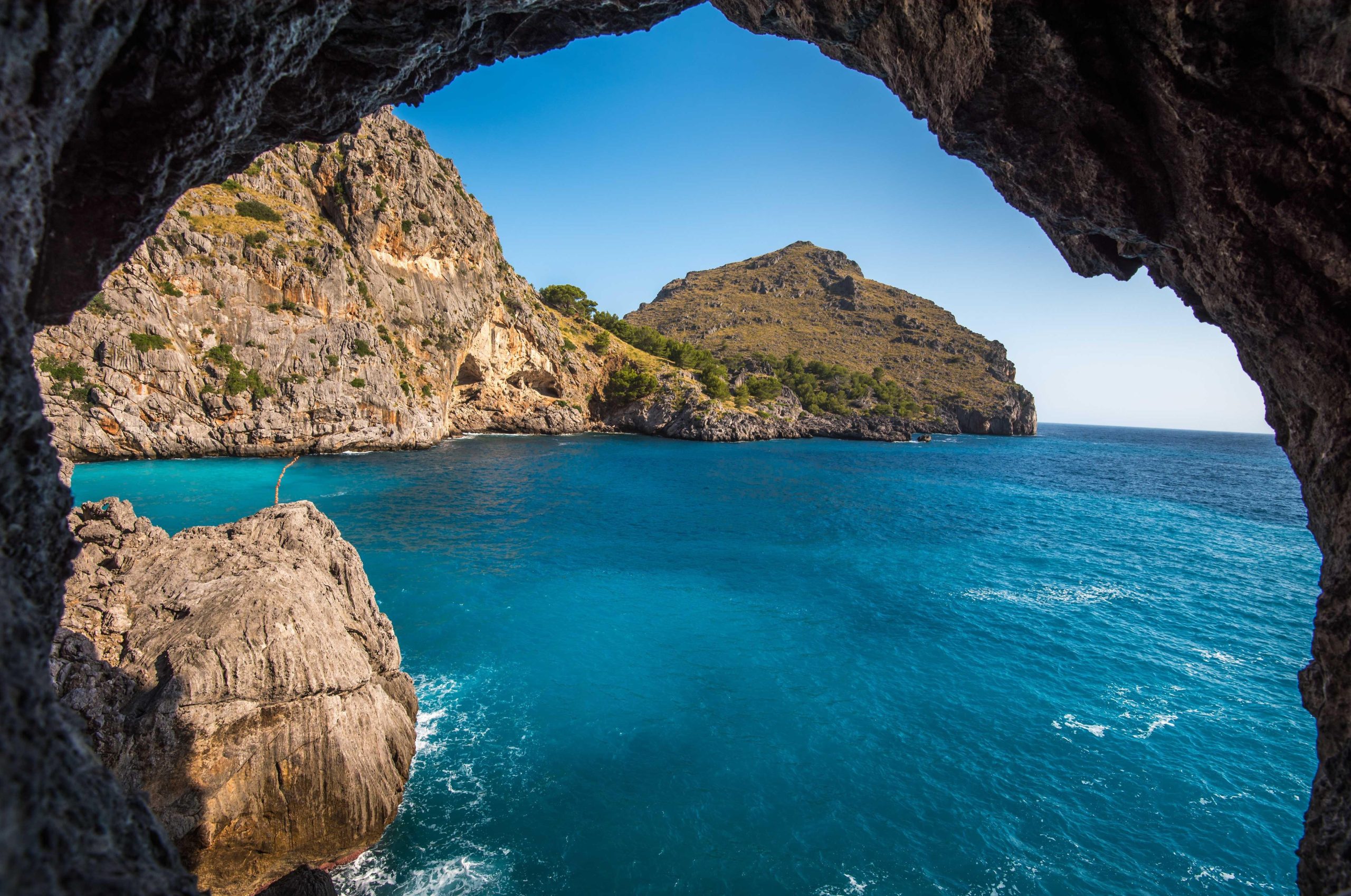 Tranquil seascape with deep blue waters meeting the horizon