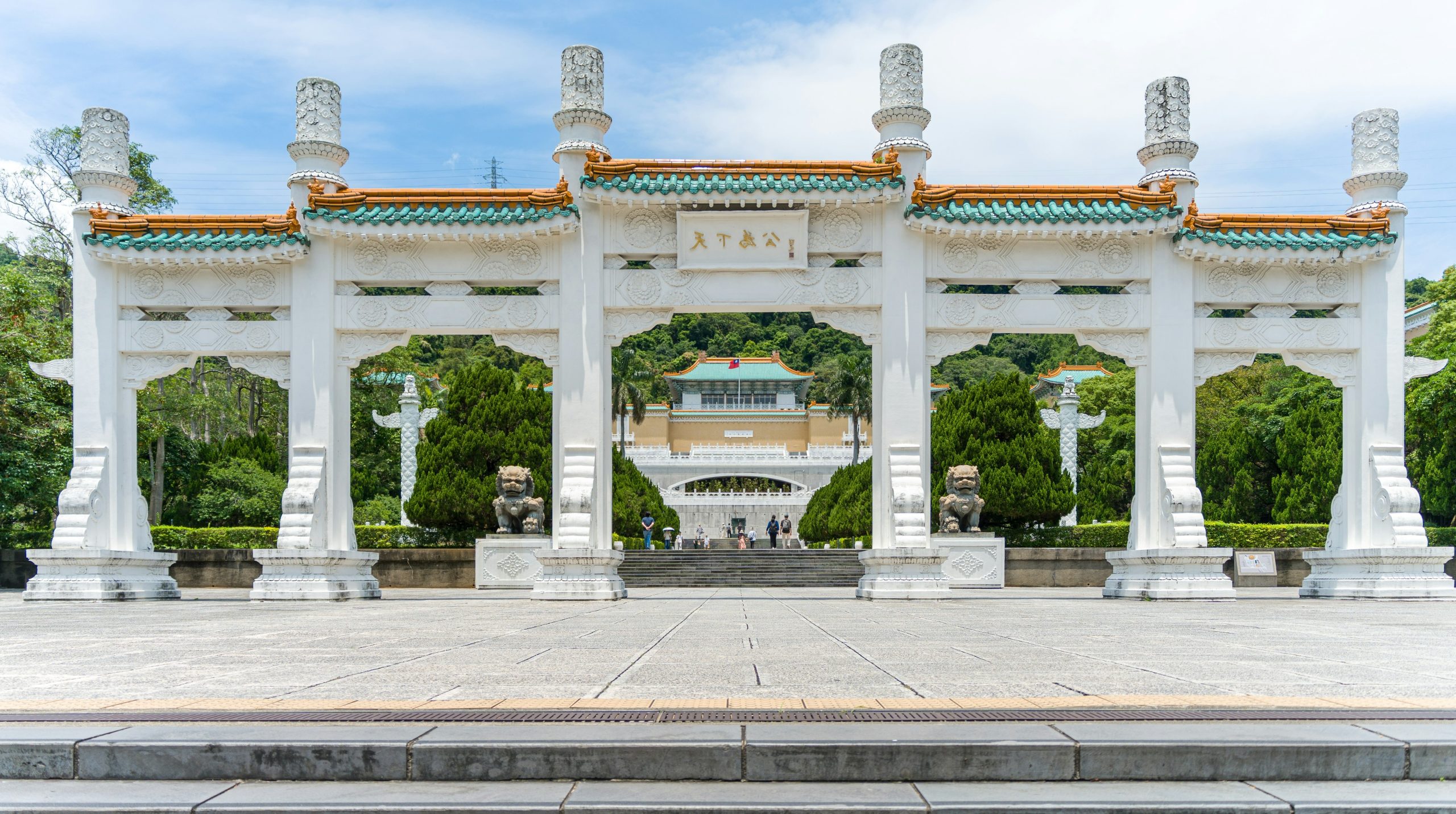 Grand traditional chinese architecture with ornate details.